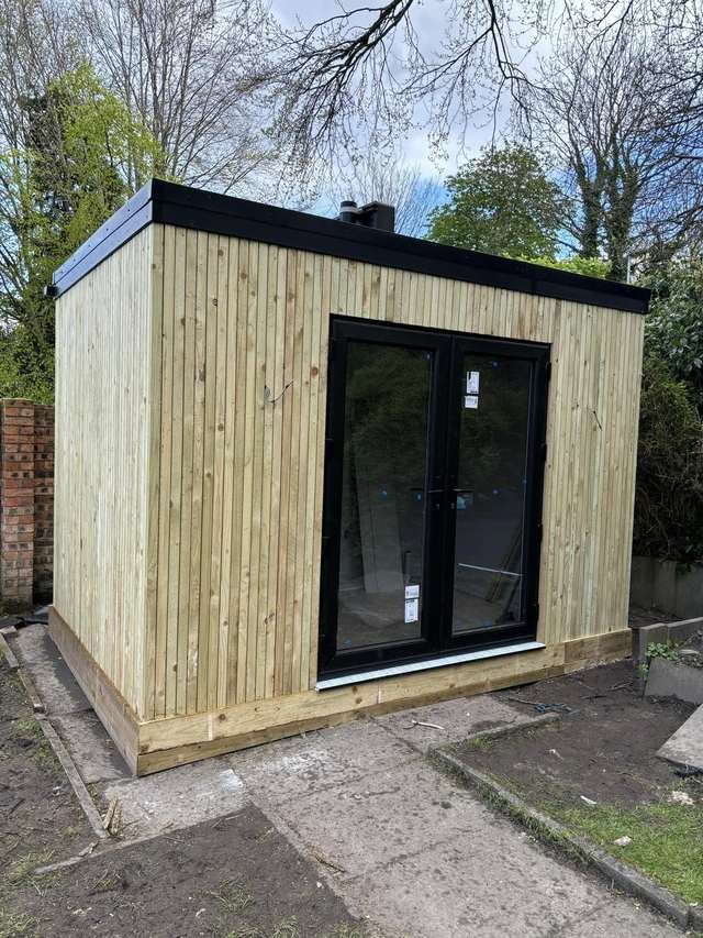 Timber garden room built by LMF Joinery in Manchester